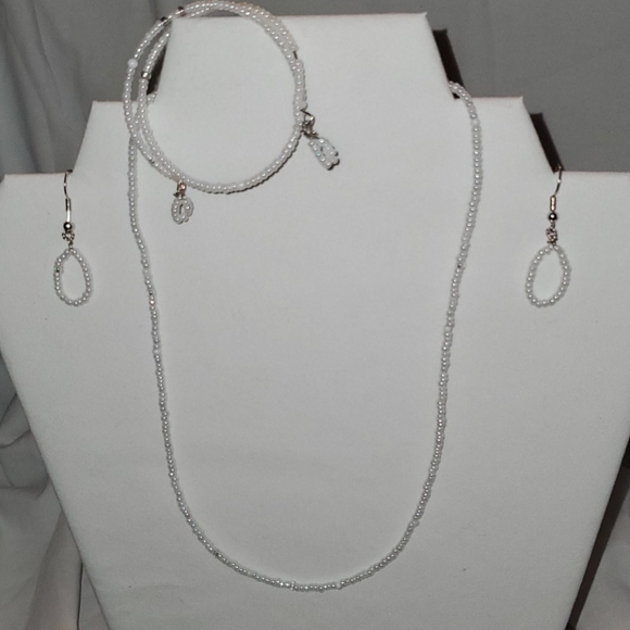 Snow - Picture 1 of 4